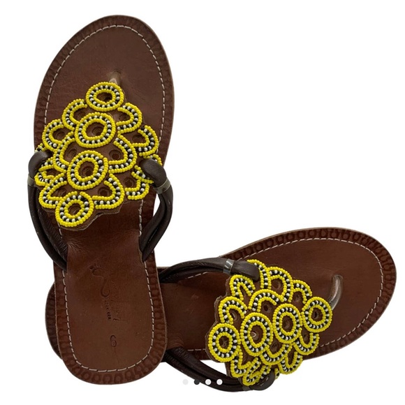 The “Bee’s Knees” Sandal - Picture 3 of 3